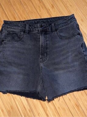 American Eagle Mom Short